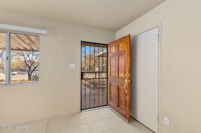 1941 S Cloverland Avenue, Tucson, AZ 85711