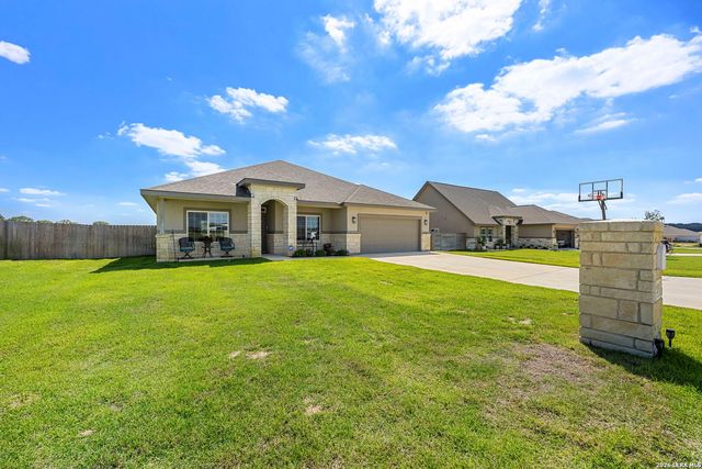 213 COLONIAL LN, La Vernia, TX 78121