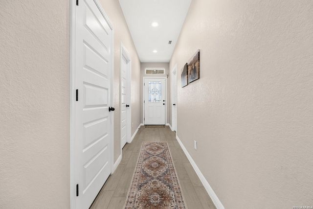 213 COLONIAL LN, La Vernia, TX 78121