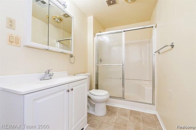 3951 ZIEGLER Street, Dearborn Heights, MI 48125