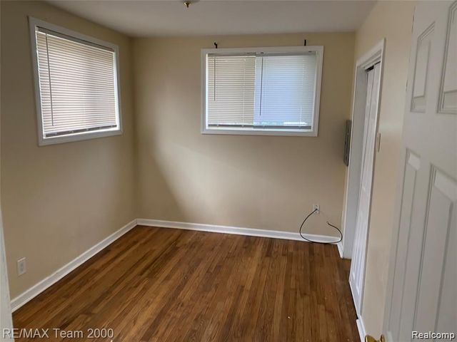 3951 ZIEGLER Street, Dearborn Heights, MI 48125
