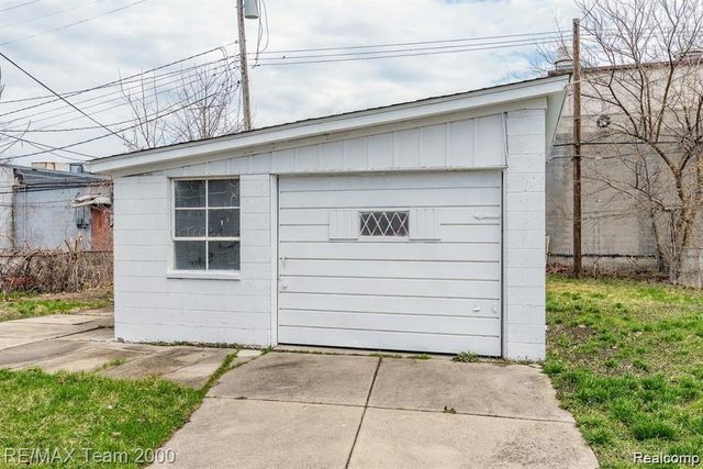 3951 ZIEGLER Street, Dearborn Heights, MI 48125