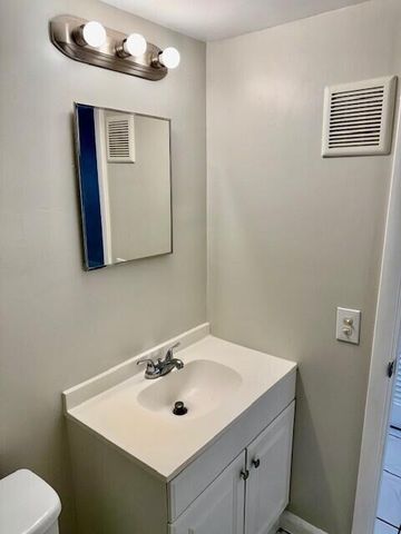 2303 S Federal Highway 5, Boynton Beach, FL 33435