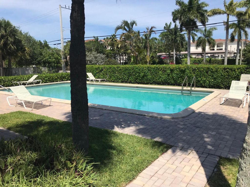 2303 S Federal Highway 5, Boynton Beach, FL 33435