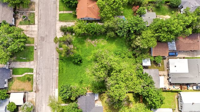 2143 E Crockett St, San Antonio, TX 78202