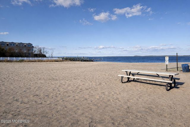 52 Washington Avenue, Highlands, NJ 07732