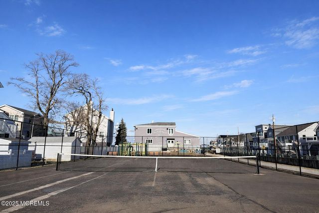 52 Washington Avenue, Highlands, NJ 07732