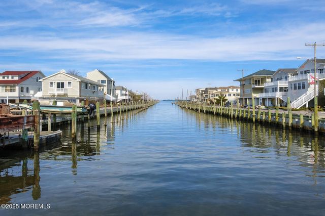 52 Washington Avenue, Highlands, NJ 07732