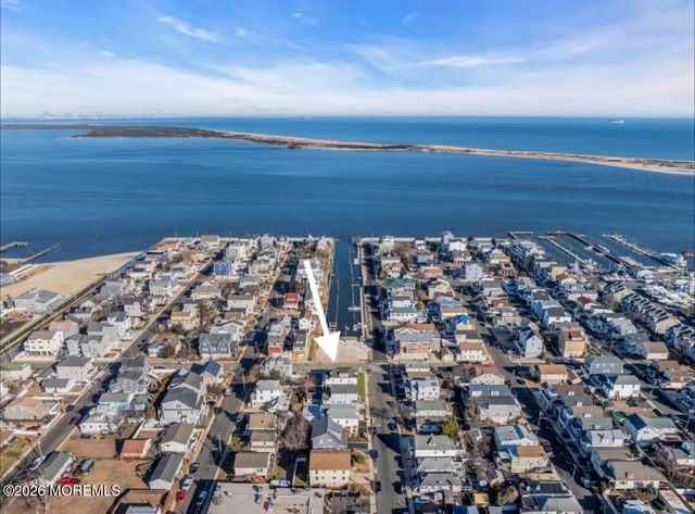 52 Washington Avenue, Highlands, NJ 07732