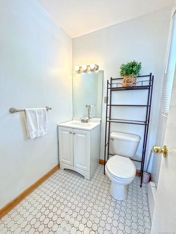 425 Scott Road, Waterbury, CT 06705