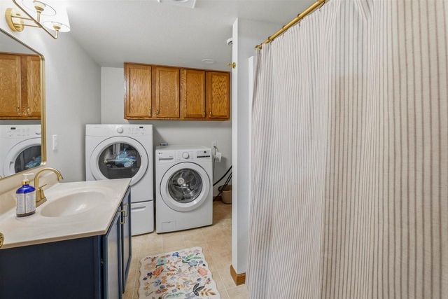 405 CROWFOOT AVENUE, Fond Du Lac, WI 54935