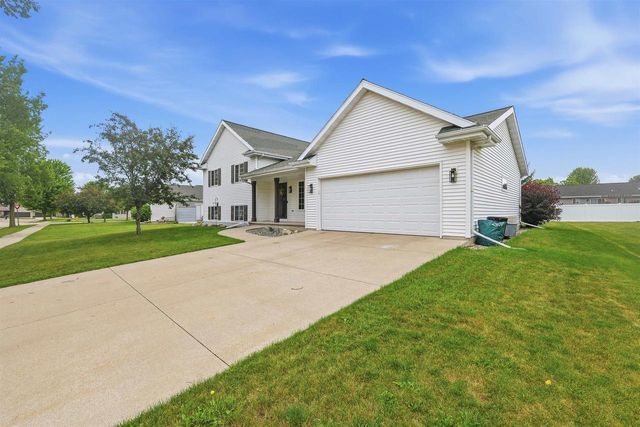 405 CROWFOOT AVENUE, Fond Du Lac, WI 54935