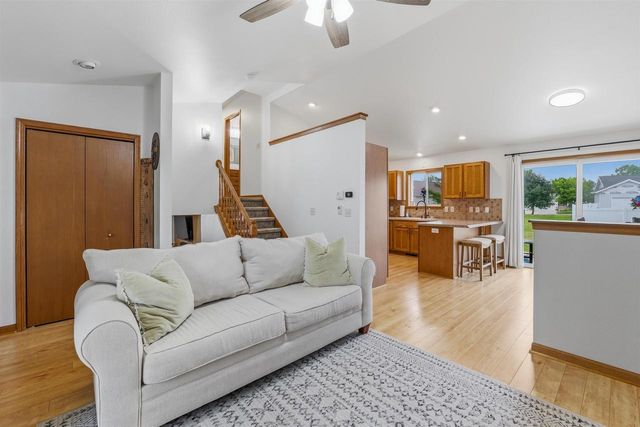 405 CROWFOOT AVENUE, Fond Du Lac, WI 54935