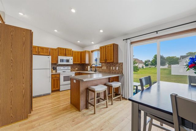 405 CROWFOOT AVENUE, Fond Du Lac, WI 54935