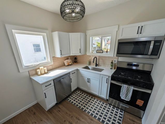 211 Cleveland Street, Mishawaka, IN 46544