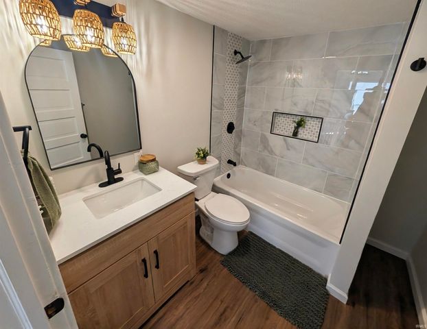 211 Cleveland Street, Mishawaka, IN 46544