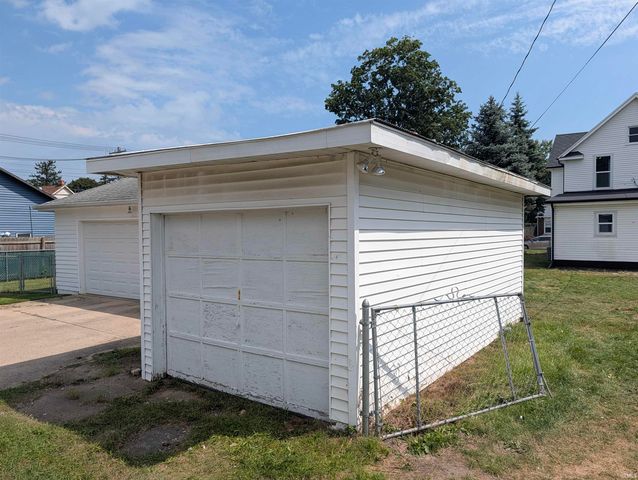 211 Cleveland Street, Mishawaka, IN 46544