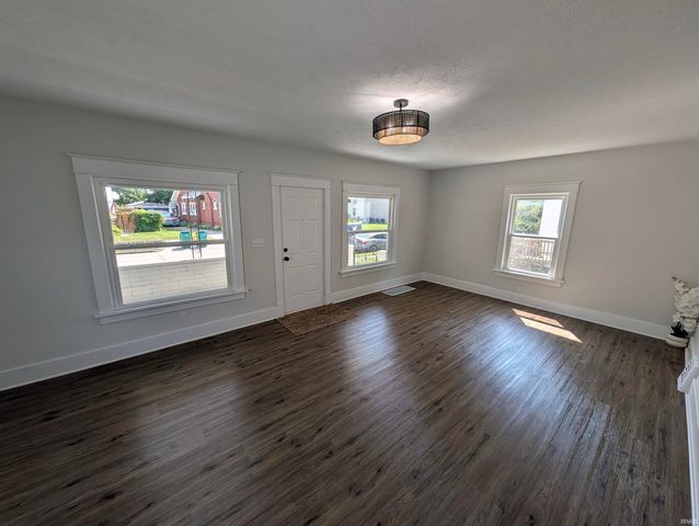 211 Cleveland Street, Mishawaka, IN 46544