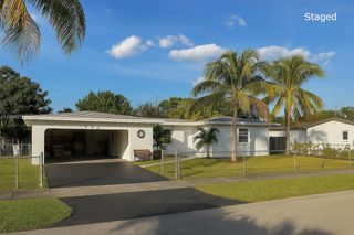 7521 Grant Ct, Hollywood, FL 33024