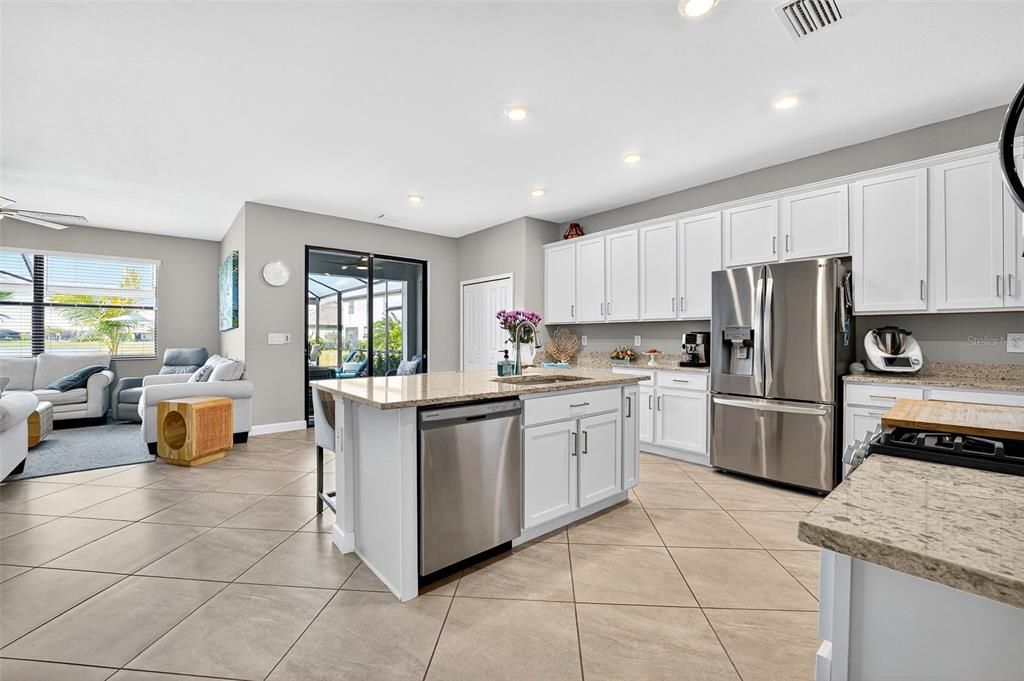 Image 10 of property listing at 15527 ISLANDWALK AVENUE, Bradenton, FL 34211