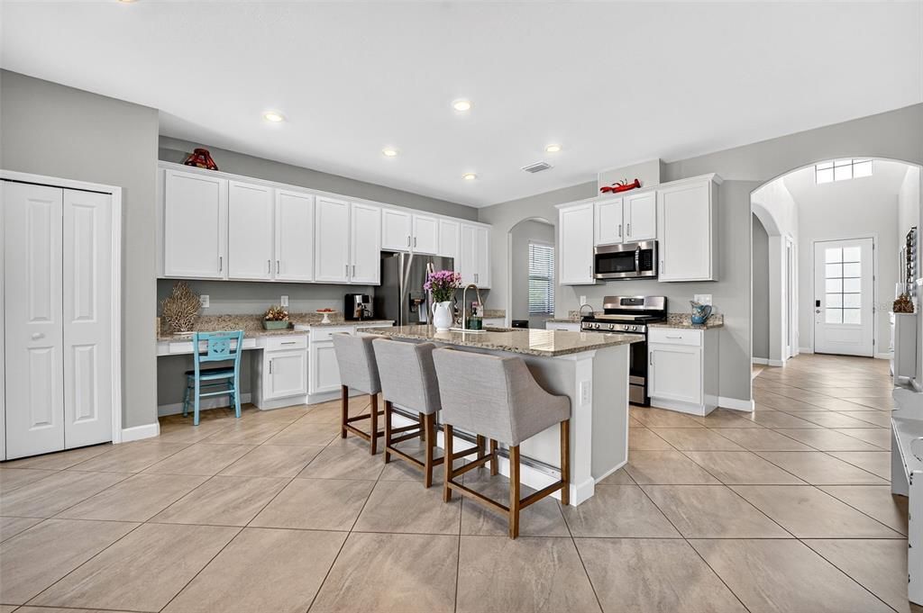 Image 13 of property listing at 15527 ISLANDWALK AVENUE, Bradenton, FL 34211