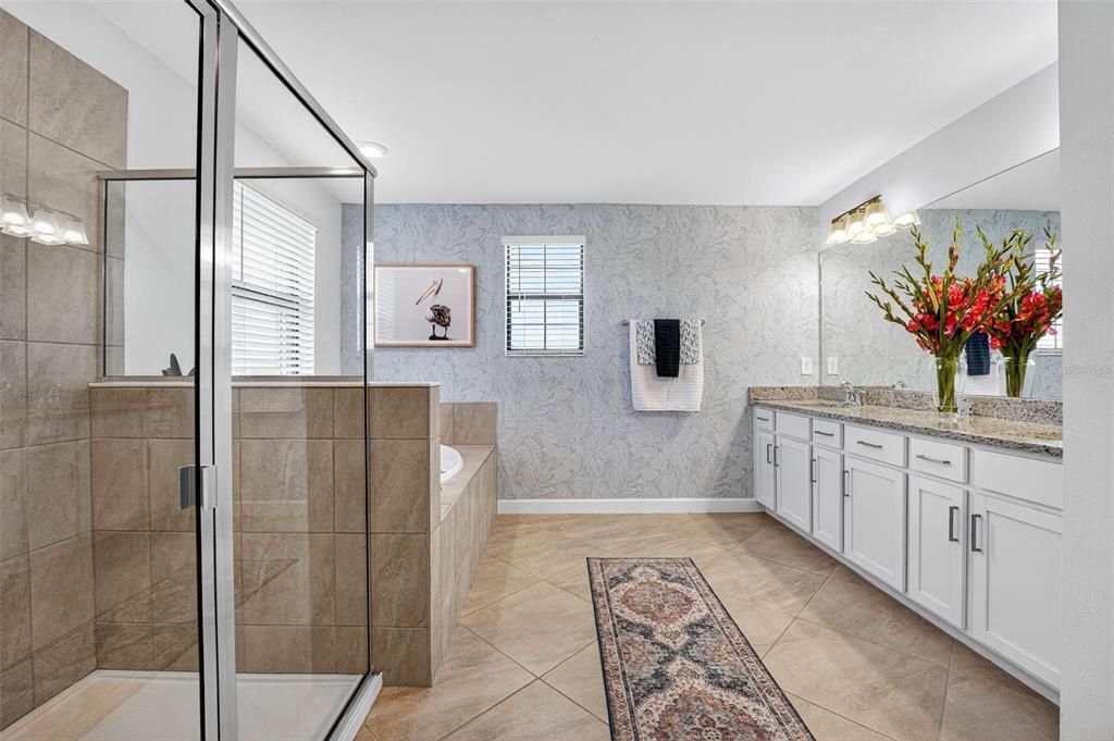 Image 23 of property listing at 15527 ISLANDWALK AVENUE, Bradenton, FL 34211