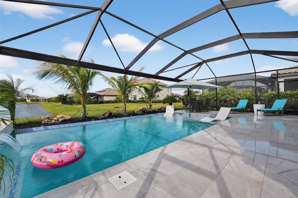 Image 26 of property listing at 15527 ISLANDWALK AVENUE, Bradenton, FL 34211