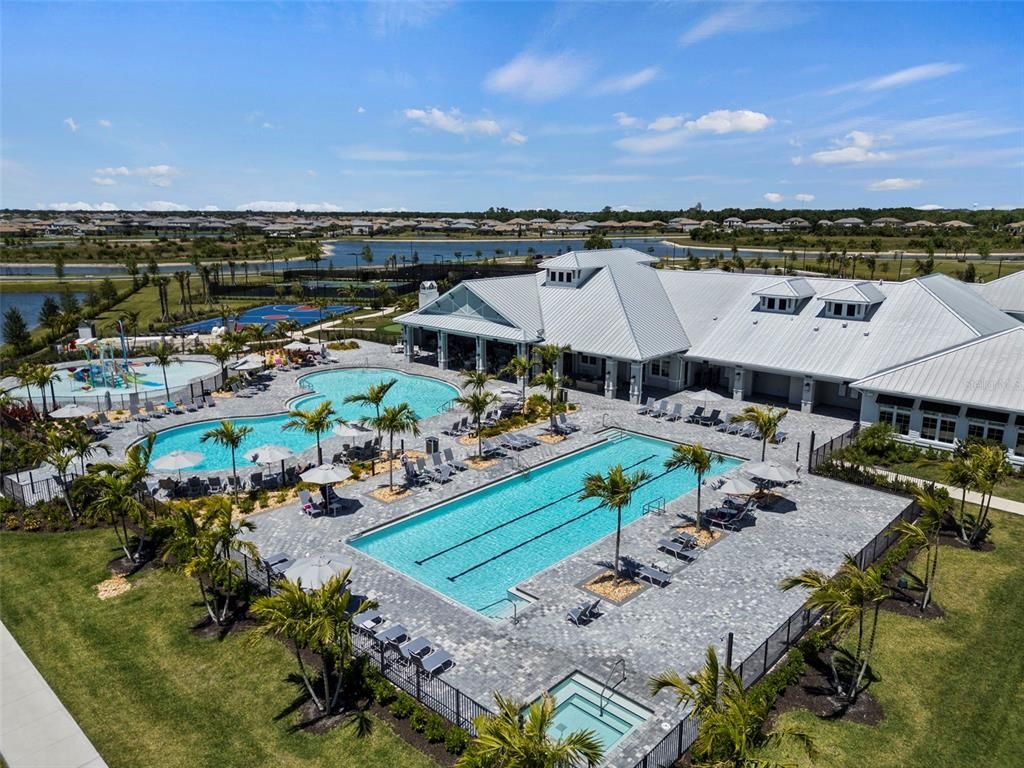 Image 37 of property listing at 15527 ISLANDWALK AVENUE, Bradenton, FL 34211
