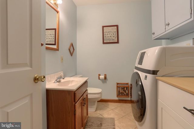 6 STARDUST DR, Myerstown, PA 17067