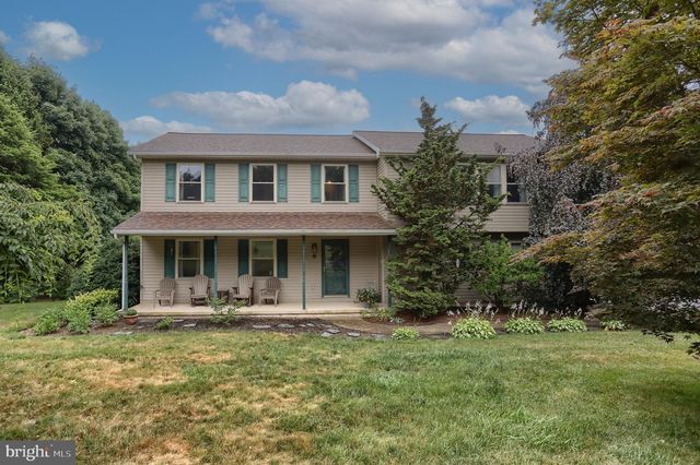 6 STARDUST DR, Myerstown, PA 17067