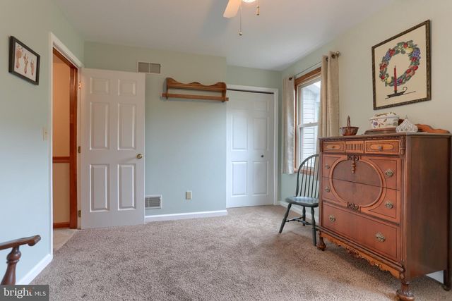 6 STARDUST DR, Myerstown, PA 17067