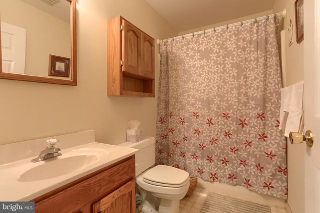 6 STARDUST DR, Myerstown, PA 17067