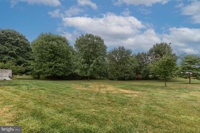 6 STARDUST DR, Myerstown, PA 17067