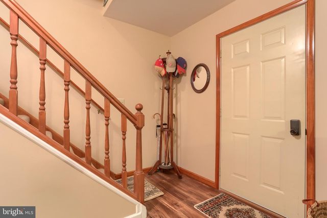 6 STARDUST DR, Myerstown, PA 17067