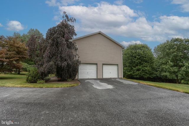 6 STARDUST DR, Myerstown, PA 17067