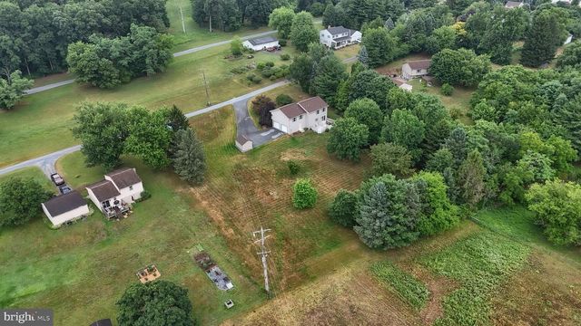 6 STARDUST DR, Myerstown, PA 17067