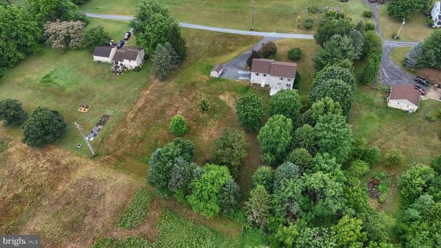 6 STARDUST DR, Myerstown, PA 17067