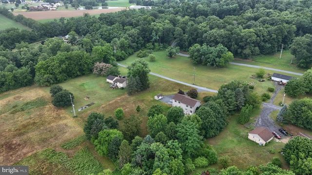 6 STARDUST DR, Myerstown, PA 17067