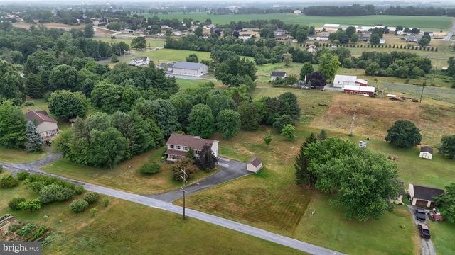 6 STARDUST DR, Myerstown, PA 17067
