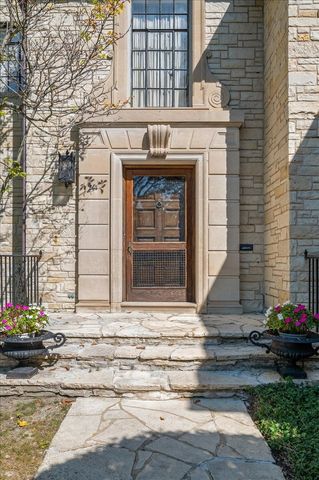 54 Kenilworth Avenue, Kenilworth, IL 60043