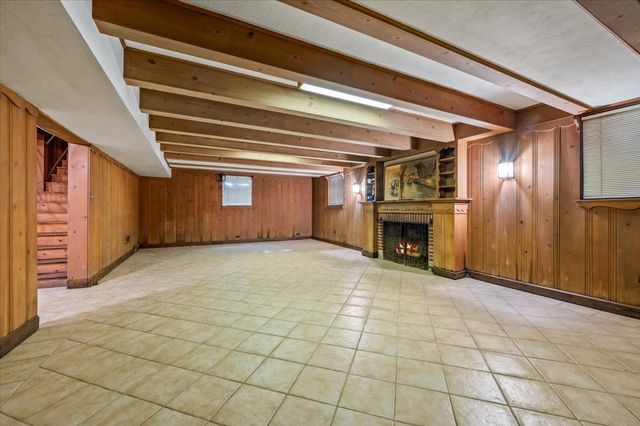54 Kenilworth Avenue, Kenilworth, IL 60043