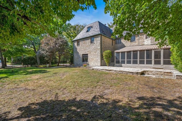 54 Kenilworth Avenue, Kenilworth, IL 60043