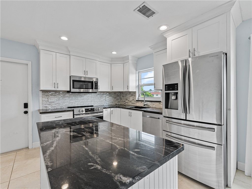 5 Vista Palm Lane 207, Vero Beach, FL 32962