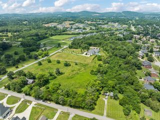 1181 Waller Rd, Brentwood, TN 37027