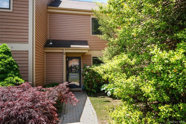 73 Greenway Lane, Rye Brook, NY 10573
