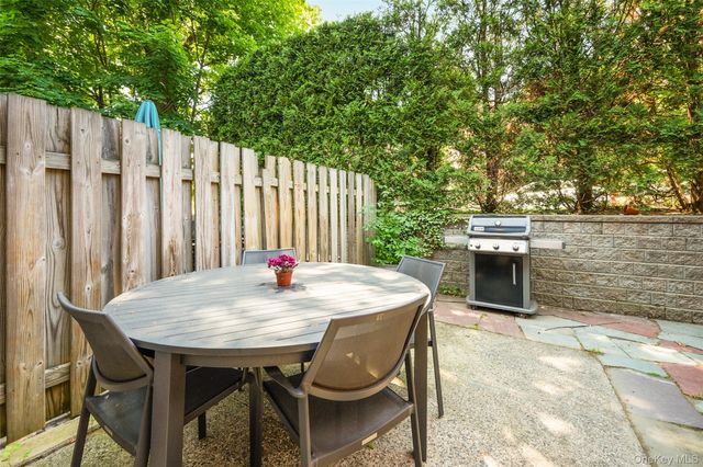 73 Greenway Lane, Rye Brook, NY 10573