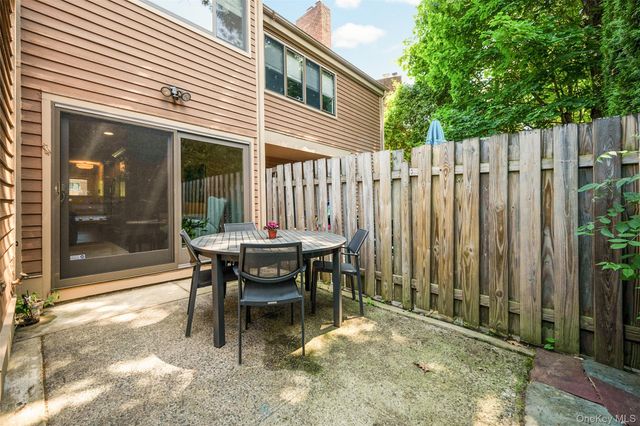 73 Greenway Lane, Rye Brook, NY 10573