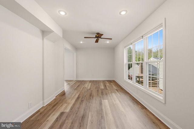 15045 HOLLEYSIDE DR, Dumfries, VA 22025