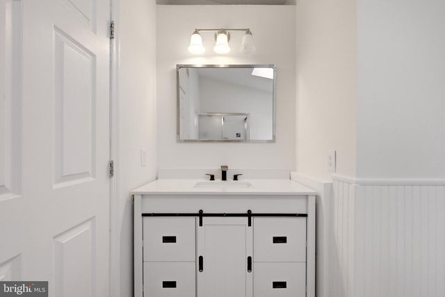 15045 HOLLEYSIDE DR, Dumfries, VA 22025