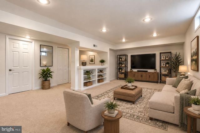 15045 HOLLEYSIDE DR, Dumfries, VA 22025